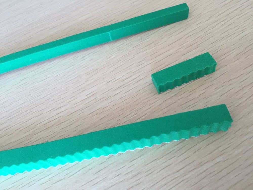 60 切断模具用ゴムシートダイエジェクション ダイメーキングと寸法 8x8x300x380mm