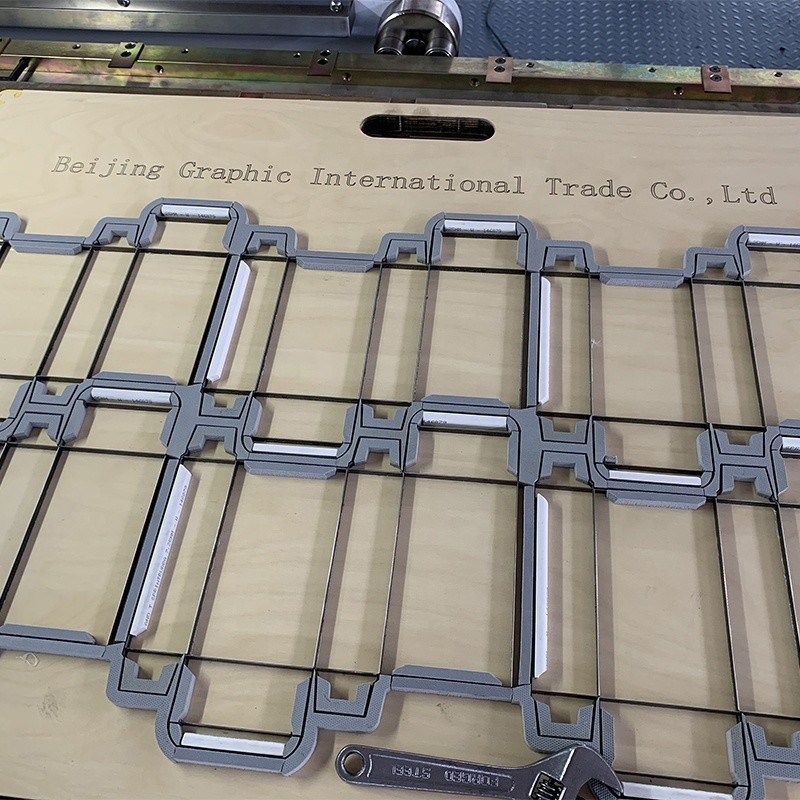 マトリックスチャネル GRB 0.5 x 1.5mm マニュアル用ダイ切削機械のための完璧なクレージングマトリックス