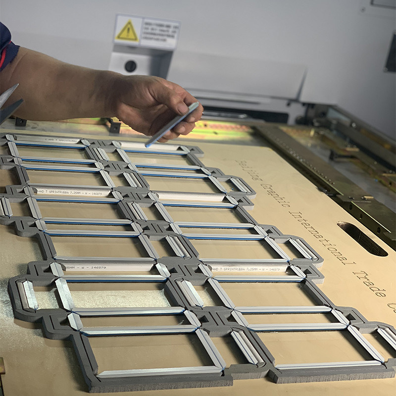 0.5mmチャネル高度粘着性プラスチッククレージングマトリックス