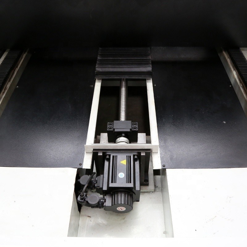 レーザーチューブソース グラフィック 北京 GIT1218-600W 1800mm Y軸移動長さのフラットレーザーダイカットマシン